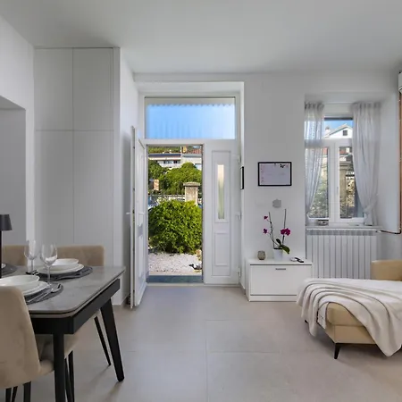 Seaview And Terrace La - Happy Apartament